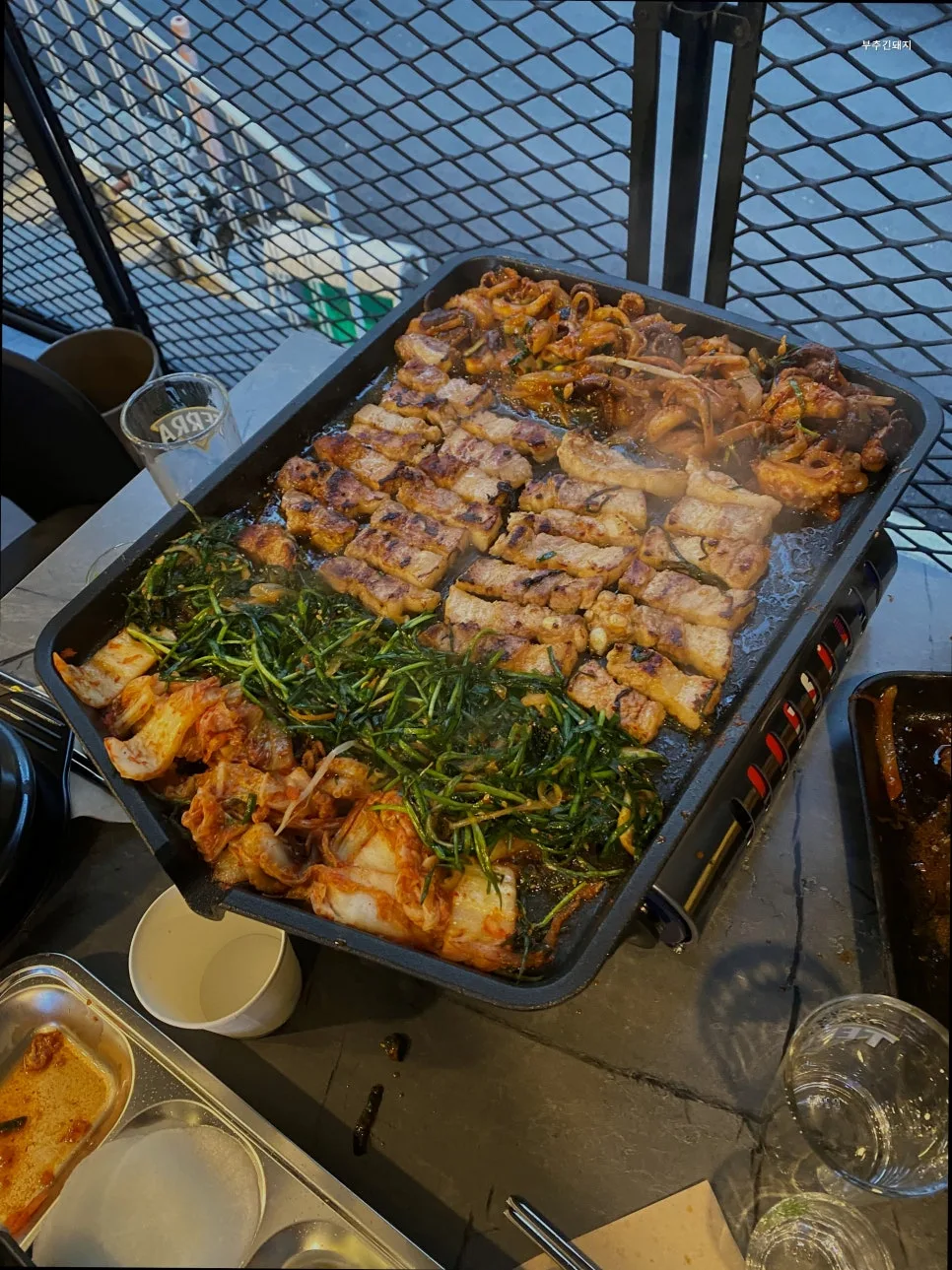부추긴돼지 삼겹살 2026: 1+ 등급 고기 비용과 후기 비교 — K-푸드·맛집 — yacle70
