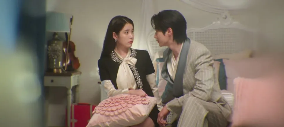 IU & Byeon Woo-seok's '21st Century Prince Consort' Reunion 2026 2