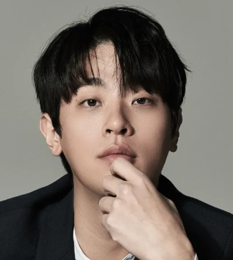 박정민 사주 MBTI 관상 2026년 운세 분석: 깊은 강물 같은 매력의 비밀
