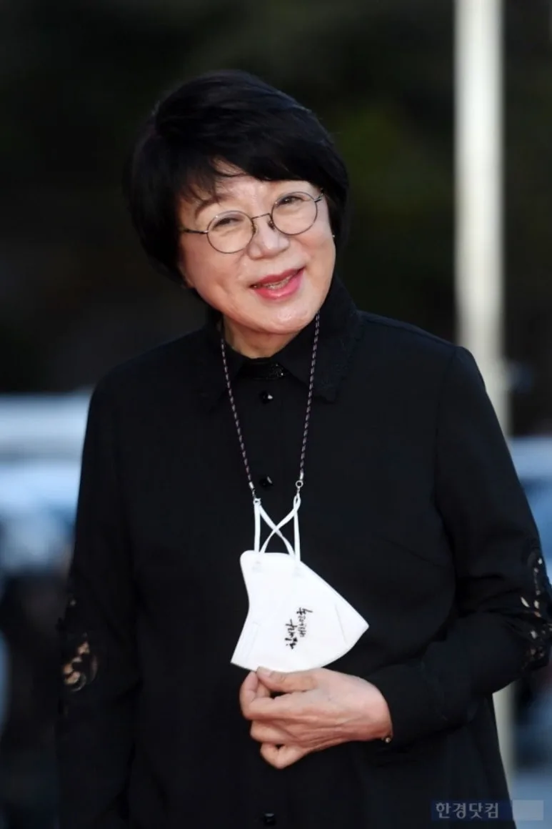 성우 송도순: 76세, 훈장 받은 연기 인생 총정리 — 일상·에세이 — by 제로스
