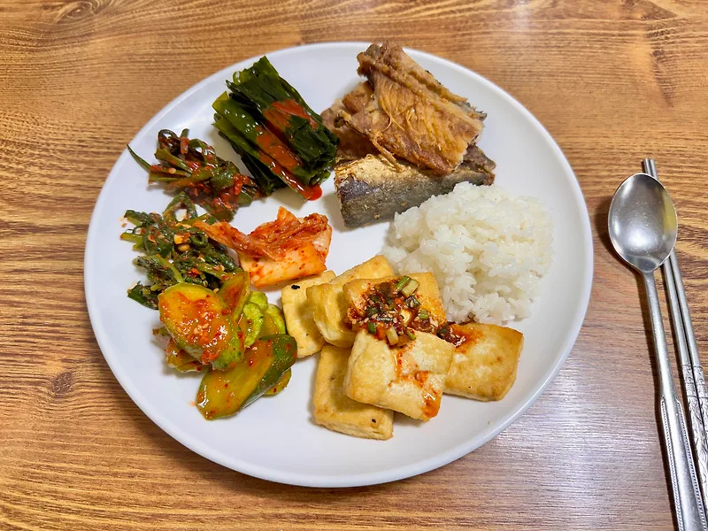 고척공구상가 지하 숨은 맛집 탐방 2026: 전주식당 백반 & 커피밤 — K-푸드·맛집 — by 할많다함