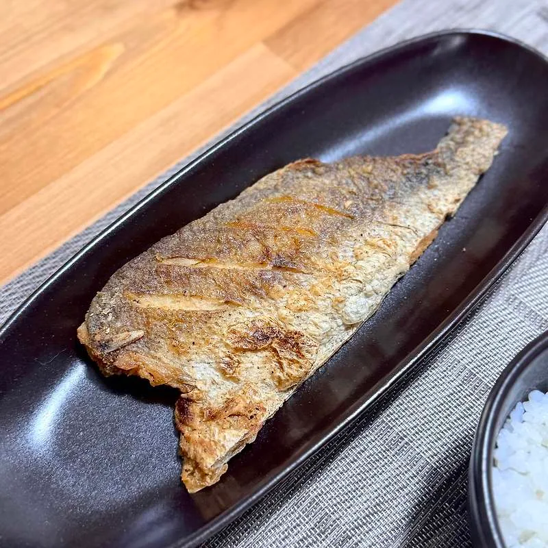반건조 민어구이 2024년 여름, 단출한 두 끼 식사 법 — K-푸드·맛집 — by 할많다함