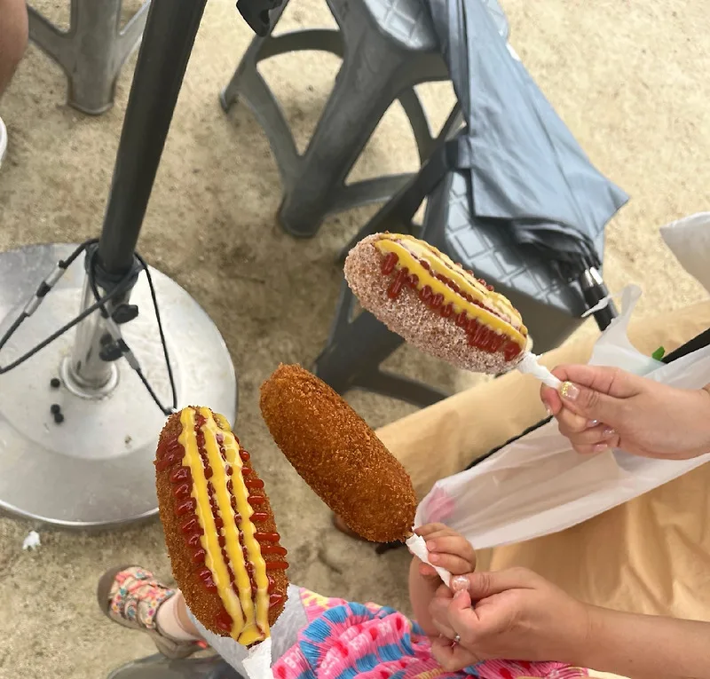 양평 두물머리 연핫도그 2026: 순한맛 vs 매운맛 비교 후기 — K-푸드·맛집 — by 럭키앤