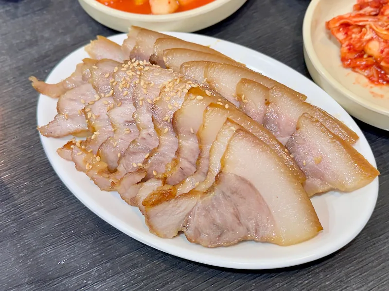 용산 이조순대국: 목살수육이 순대국보다 인기인 이유 3가지 — K-푸드·맛집 — by 할많다함
