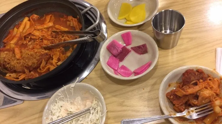 돈까스 떡볶이 맛집 2026: 경희대 청춘떡볶이 솔직 후기 — K-푸드·맛집 — alonzohenrie