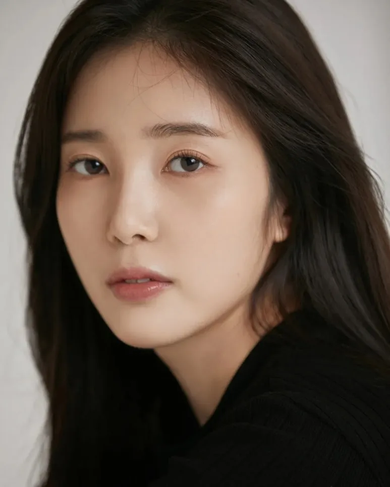 윤채경 프로필 2026: 나이, 학력, 결혼, 남자친구, 근황 총정리 — 스타·아이돌 — by 제로스