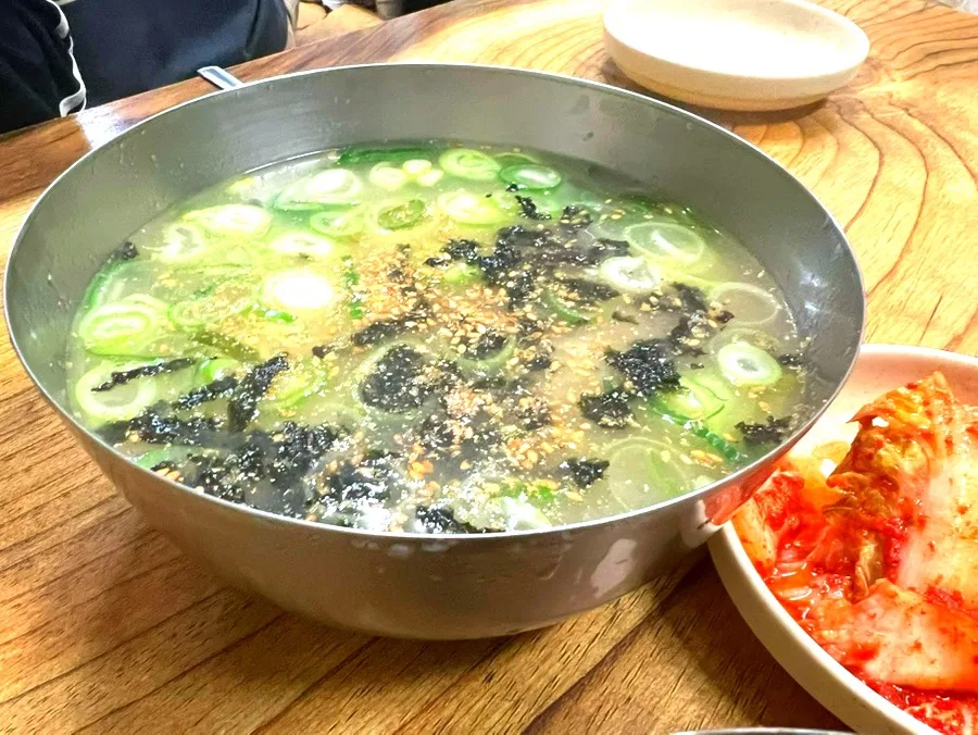 강릉 칼국수 3,000원, 성남칼국수 착한 가격 비결 2026 — K-푸드·맛집 — storypeechup