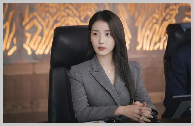 아이유 변우석 '21세기 대군부인' 이혼 이유와 결말 예측 2026 — K-드라마 — reviewzzin 1