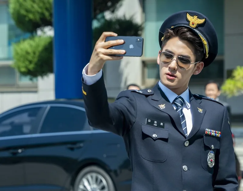 영화 '끝장수사' 몰입감 비밀: 배우들 눈물 훔친 대본의 힘 2026 — K-영화 — by 생활정보 부자공부