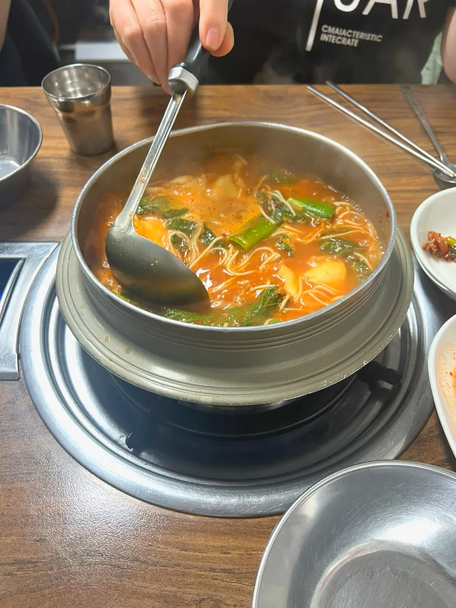 산골미꾸라지매운탕 2026년, 초딩 입맛 사로잡은 비결은? — K-푸드·맛집 — storypeechup