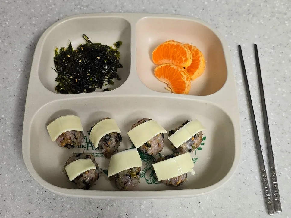 초등 아침밥, 아이가 잘 먹는 김자반 치즈 주먹밥 레시피 2026 — 육아·결혼 — minmin_mom