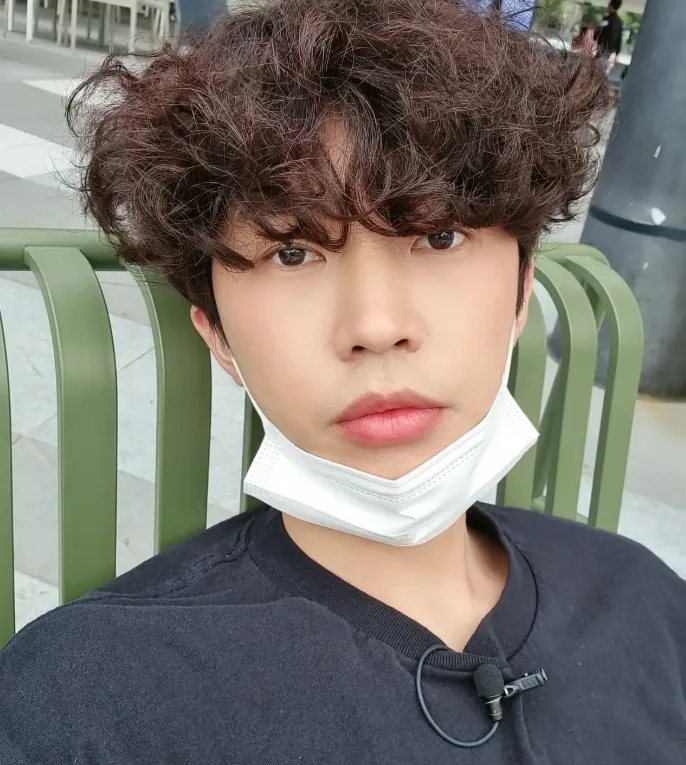임영웅 2026년 수익 155억? 배당금 10억, 유튜브 대박 비결은? 2