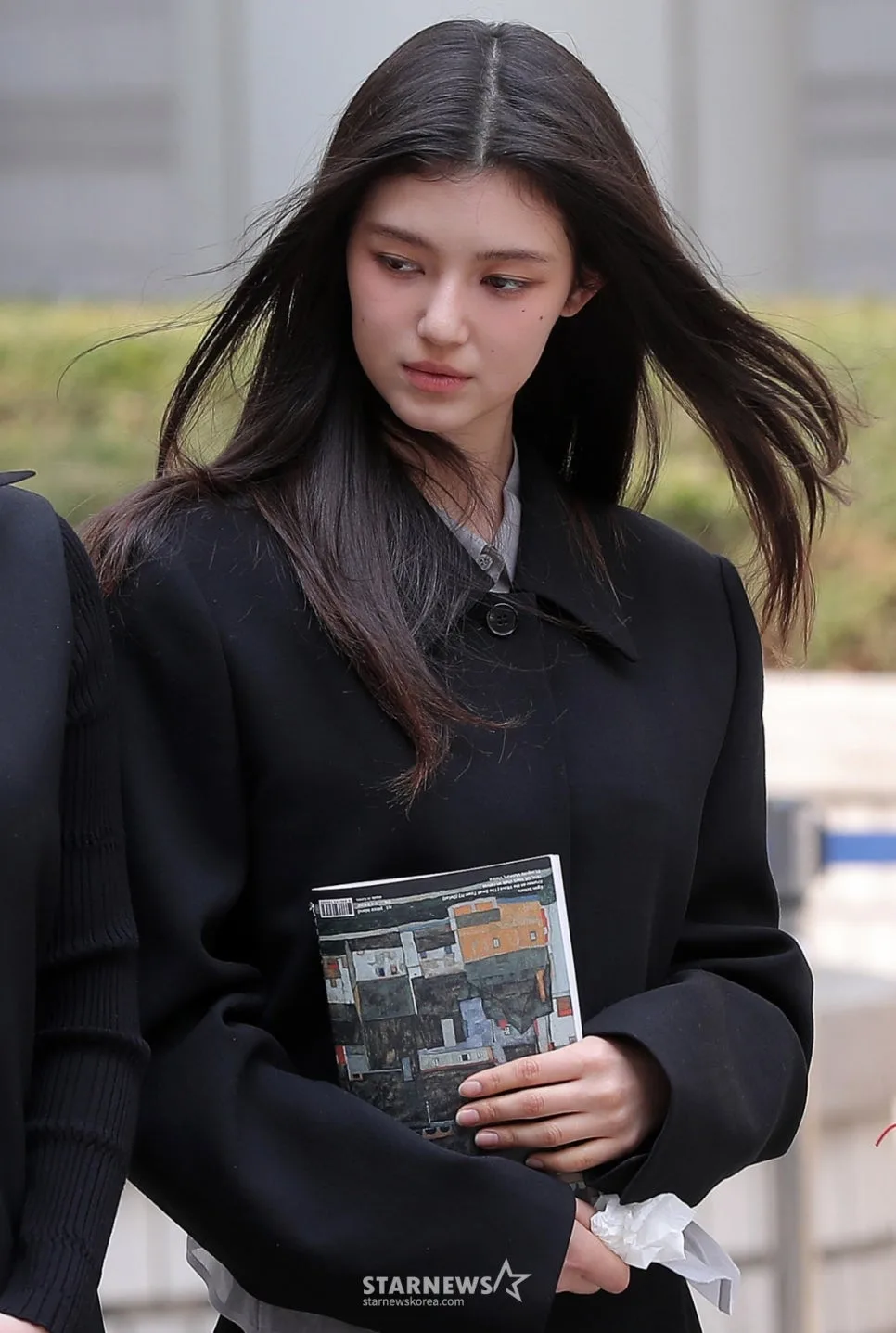 다니엘 430억 소송 변호인단 전원 사임, 재판 지연 이유는? 2026