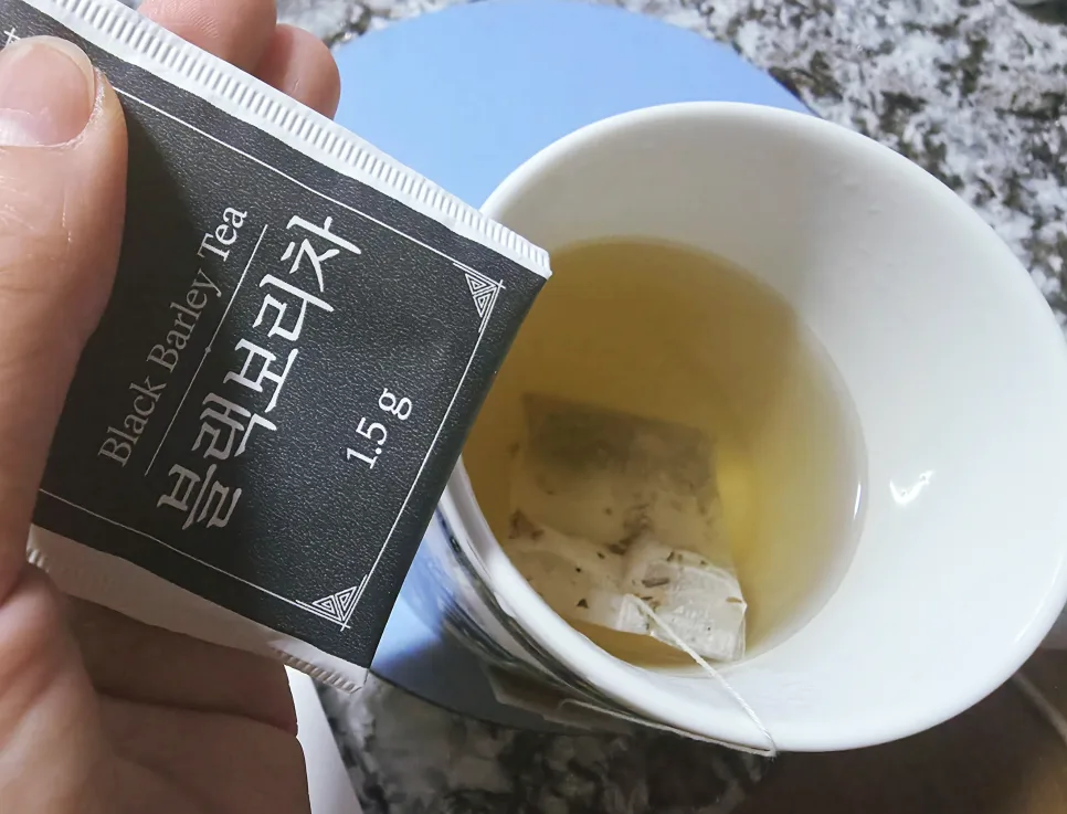 물 대신 차 마셔도 될까? 2026년 위험한 차 4가지 총정리 3