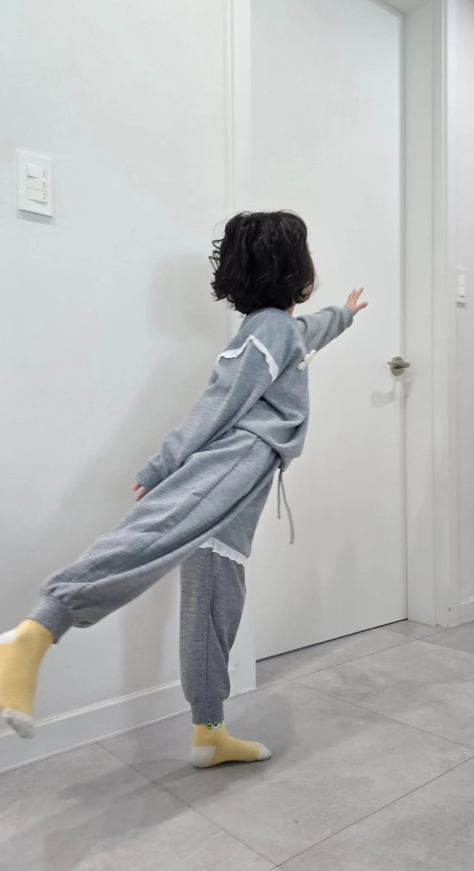 초1 등교룩 2026: 0~16도 일교차 코디와 콧물 아이 옷차림 기준 — 육아·결혼 — minmin_mom