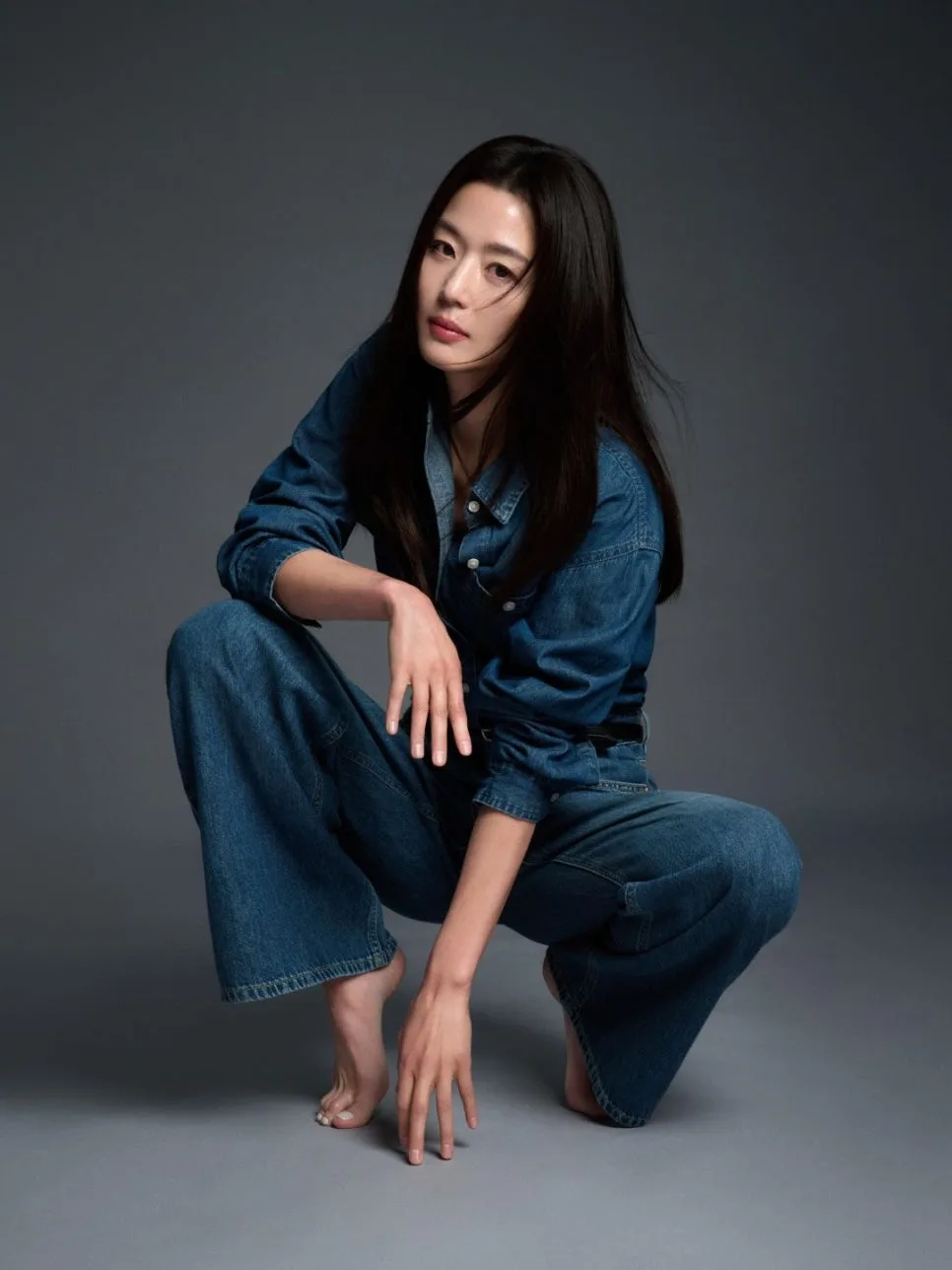 전지현 탑텐 앰버서더 패션 분석 2026: 데님 코디 완벽 가이드 — K-뷰티·패션 — dndwl369
