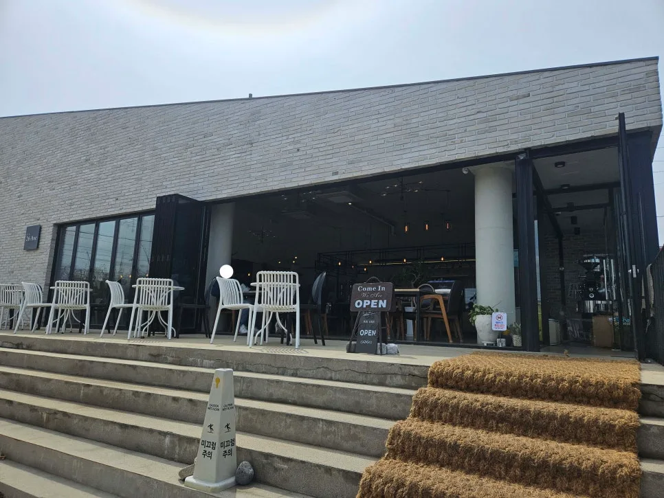 파주 심학산 카페 26 Ave: 핸드드립 커피와 여유로운 휴식 2026 — K-푸드·맛집 — laughbar