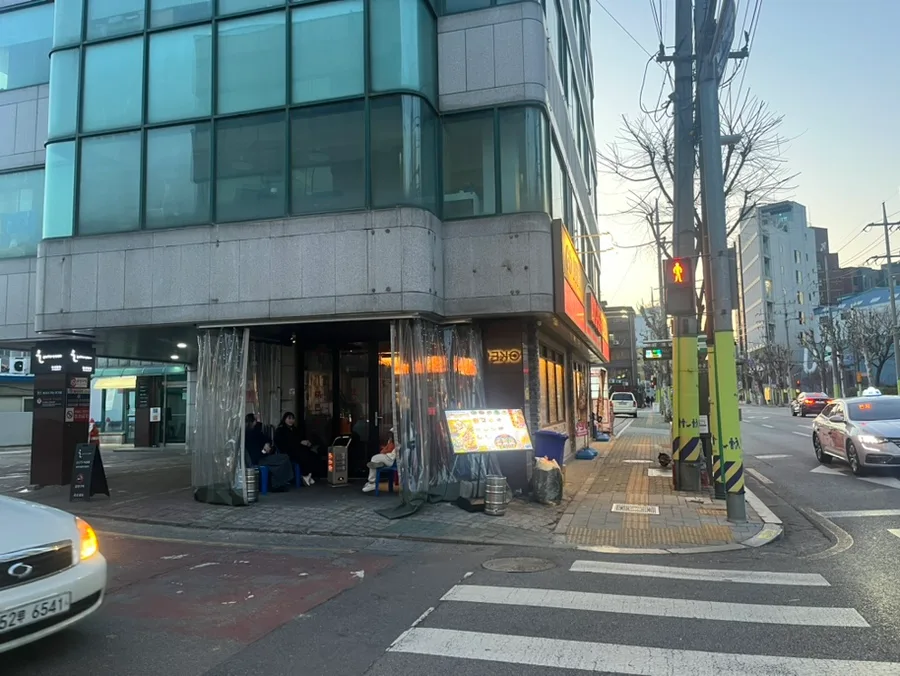 성수동 넛츠비어 2026: 무한리필 맥주와 꿔바로우 가성비 분석